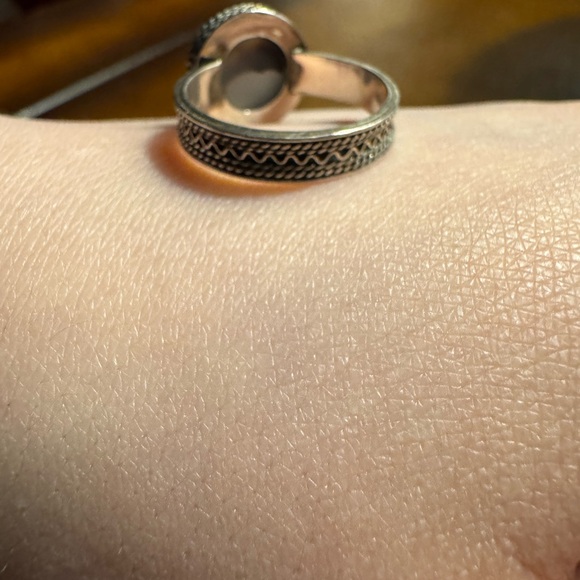 Sterling Silver and Agate Stone Ring - Picture 5 of 6